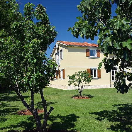 Gardena With Private Pool Villa