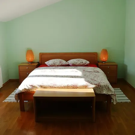 Gardena With Private Pool Sisan