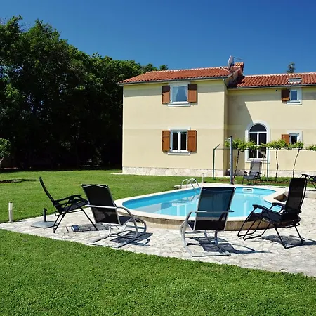 Gardena With Private Pool Villa