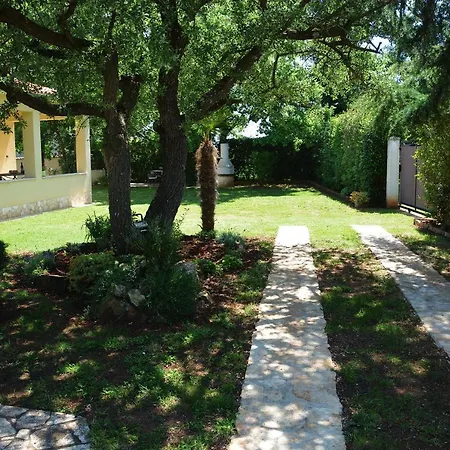 Gardena With Private Pool Villa *