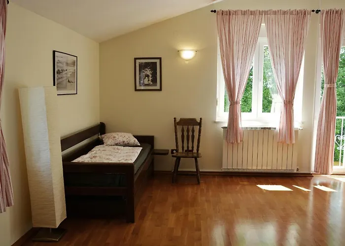 Gardena With Private Pool Vila *