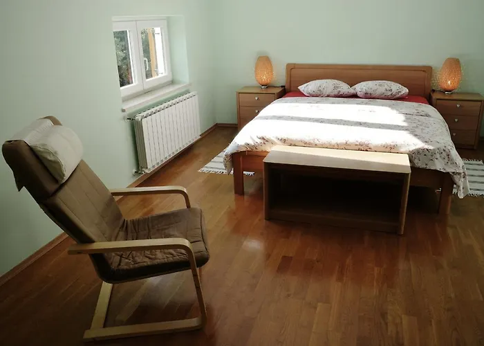 Vila Gardena With Private Pool Sisan